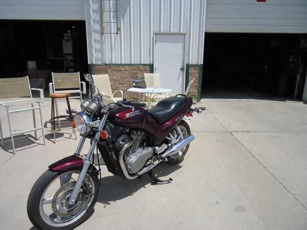 V-Twin Standard – 1990 Suzuki VX800 | Bike-urious