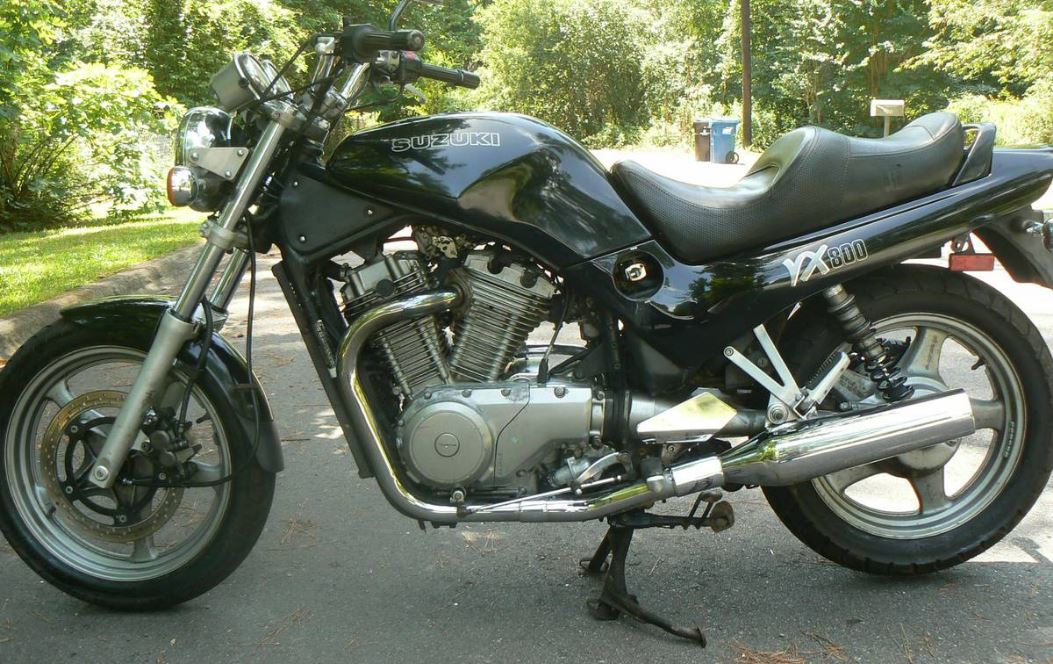 Suzuki-VX800-Left-Side.jpg